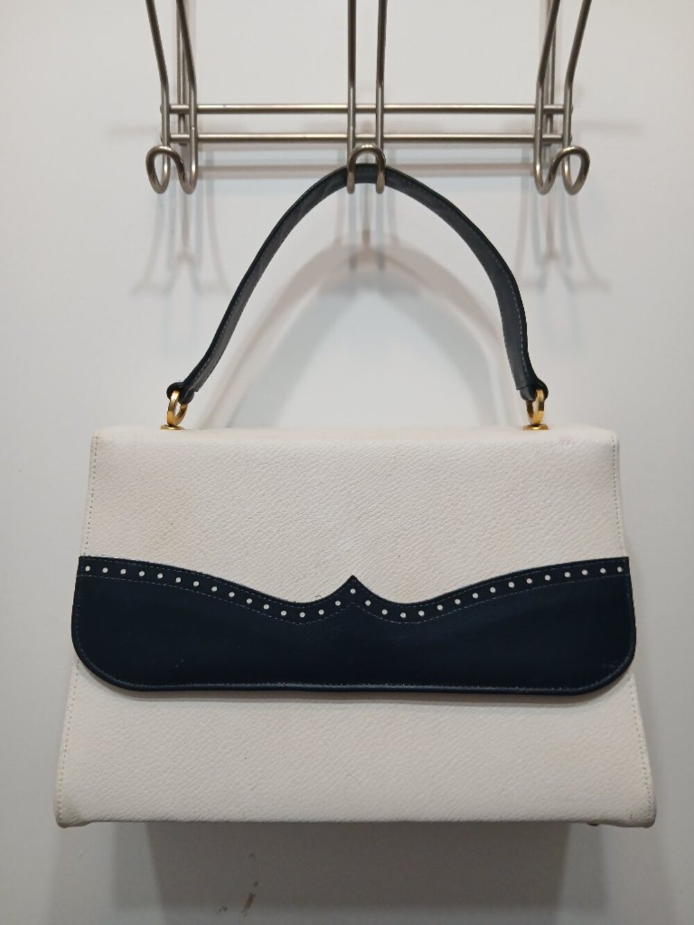 Naturalizer Vintage Satchel - Picture 9 of 9